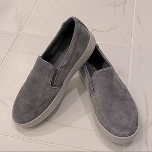 Vionic Women's 6.5M Pro Mahoney Avery Slip-on, Charcoal Suede, Orthotic Shoe